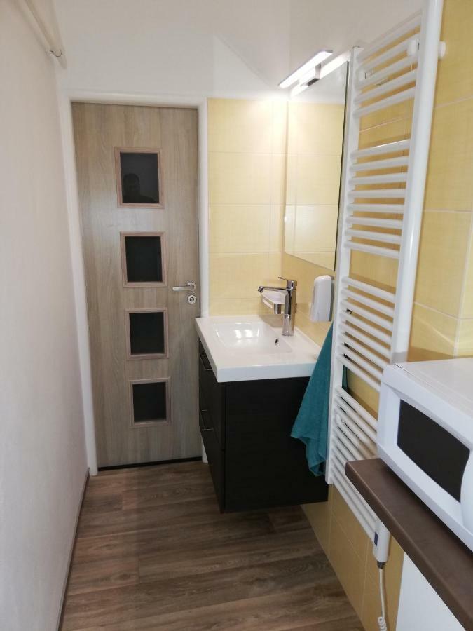 Apartmany Pod Divadlem ซนอยโม ภายนอก รูปภาพ