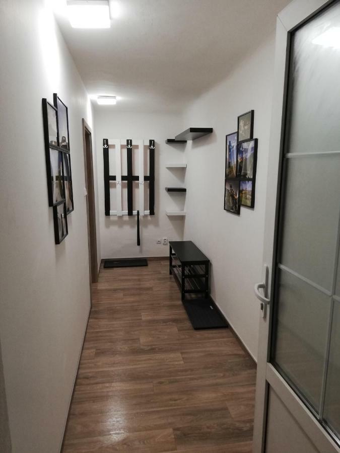 Apartmany Pod Divadlem ซนอยโม ภายนอก รูปภาพ