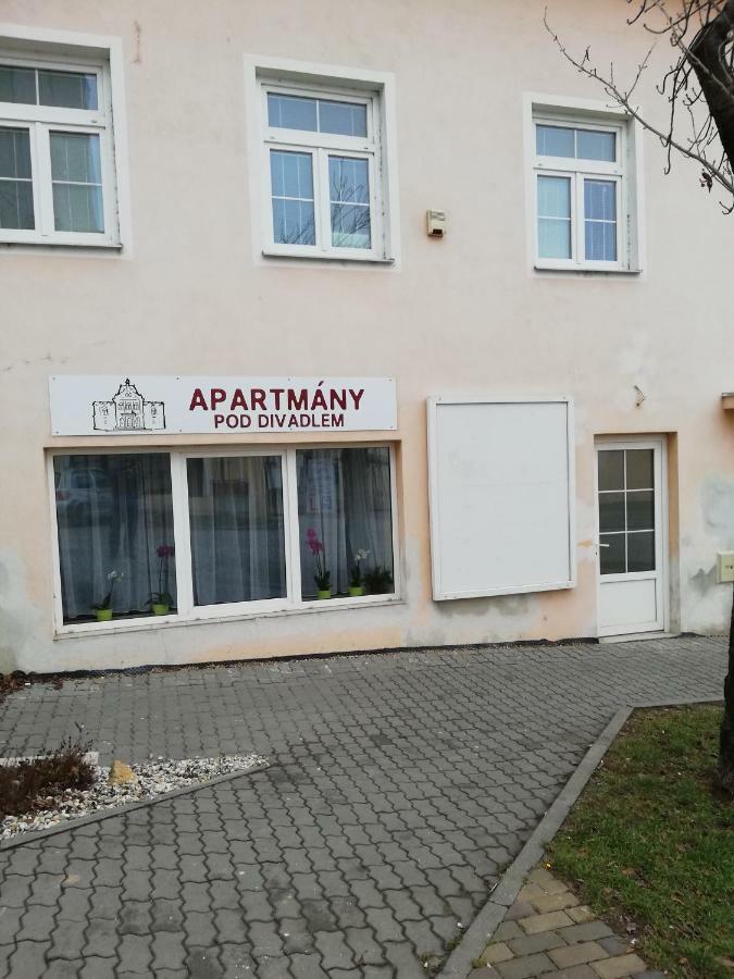 Apartmany Pod Divadlem ซนอยโม ภายนอก รูปภาพ