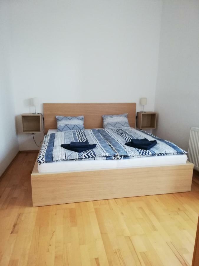 Apartmany Pod Divadlem ซนอยโม ภายนอก รูปภาพ
