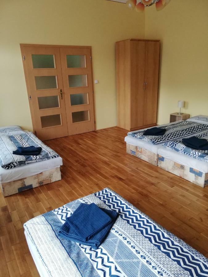 Apartmany Pod Divadlem ซนอยโม ภายนอก รูปภาพ